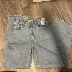 Abercrombie & Fitch 90s Relaxed Jean High Rise Light Wash